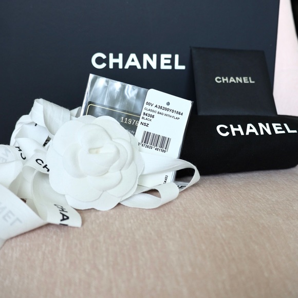 RARE | CHANEL Mini Square Flap Black Caviar GHW - Picture 17 of 17